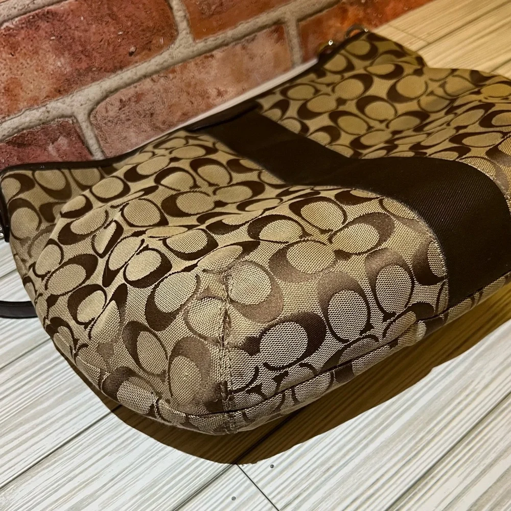 Signature Brown Coach Purse - Picture 5 of 14